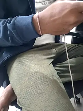 Snapshot of divyansh_hyderabadi chatting on December 19, 2025, 12:51 pm divyansh hyderabadi online show from December 19, 2025, 12:51 pm