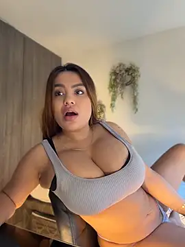 Snapshot of valeria2019hot chatting on June 17, 2026, 11:20 am valeria2019hot online show from June 17, 2026, 11:20 am