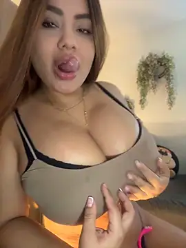 Snapshot of valeria2019hot chatting on May 5, 2026, 3:15 pm valeria2019hot online show from May 5, 2026, 3:15 pm