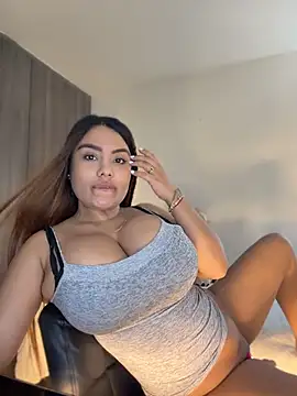 Snapshot of valeria2019hot chatting on July 30, 2026, 3:33 pm valeria2019hot online show from July 30, 2026, 3:33 pm