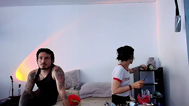 anika lowen02 online show from February 4, 2025, 3:04 pm