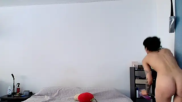 anika lowen02 online show from February 17, 2025, 3:00 pm