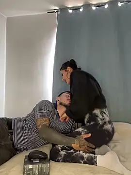 anika lowen02 online show from September 16, 2025, 4:19 pm