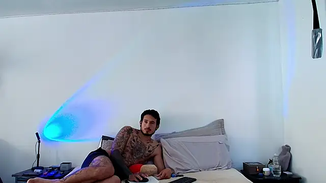 anika lowen02 online show from January 28, 2025, 2:42 pm