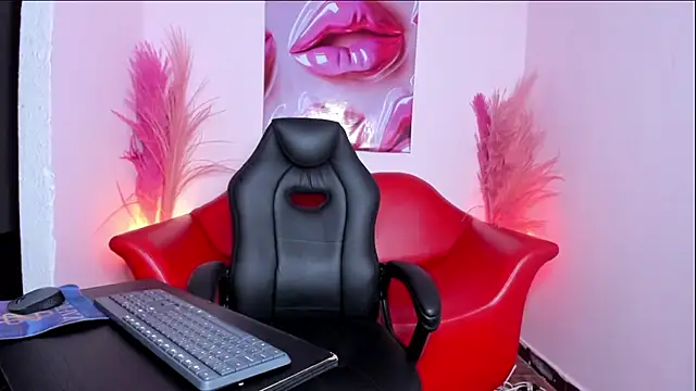 Cutedaddys kitty online show from February 24, 2025, 12:26 pm