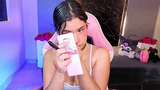 BonnieTaylor0 online show from September 19, 2025, 3:43 am