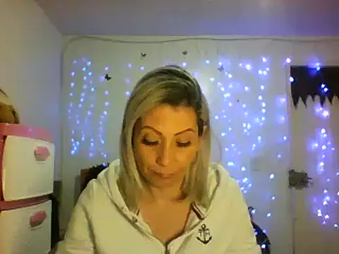 Snapshot of alixia81 chatting on February 21, 2025, 11:21 pm alixia81 online show from February 21, 2025, 11:21 pm