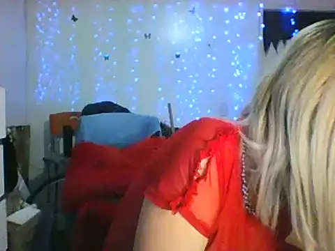 Snapshot of alixia81 chatting on March 19, 2025, 2:16 am alixia81 online show from March 19, 2025, 2:16 am