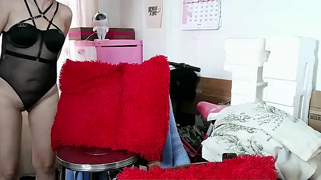 Snapshot of alixia81 chatting on October 12, 2025, 9:38 pm alixia81 online show from October 12, 2025, 9:38 pm