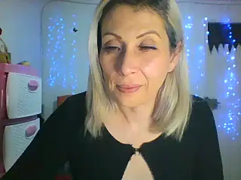 Snapshot of alixia81 chatting on February 18, 2025, 11:41 pm alixia81 online show from February 18, 2025, 11:41 pm