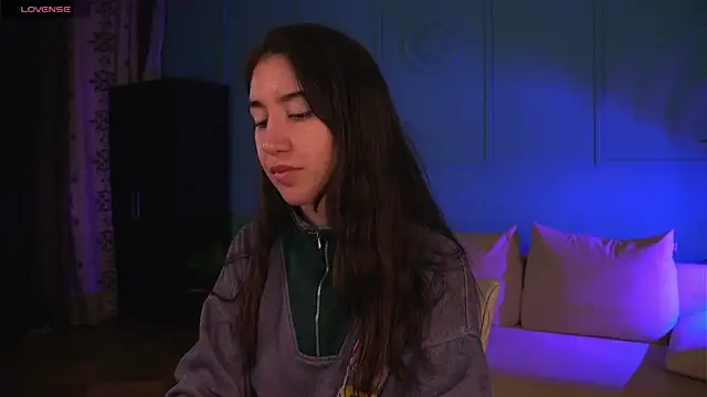 Belle Via online show from April 15, 2026, 7:18 pm