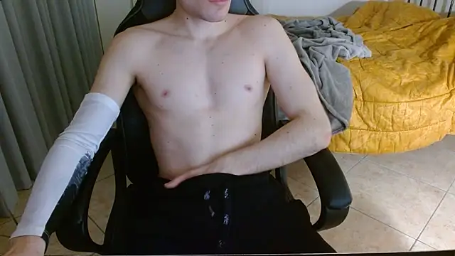 FitGuyDream online show from December 18, 2025, 3:38 pm