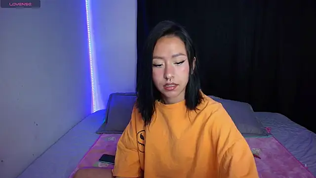 Anne Nicholson online show from January 18, 2025, 11:44 pm