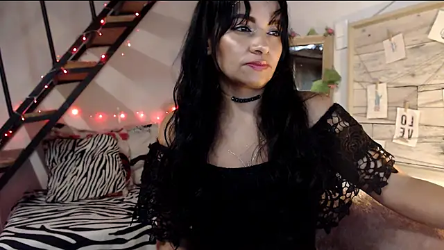 luna sky83 online show from February 25, 2025, 5:52 am