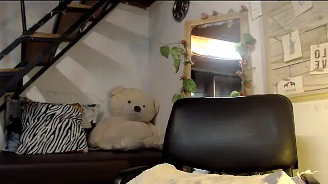 luna sky83 online show from February 23, 2025, 4:35 pm