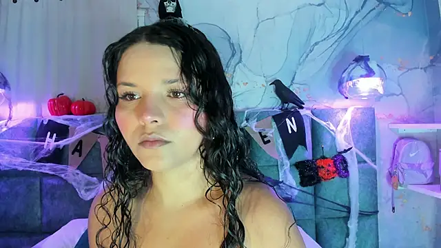 LottiCarter online show from October 8, 2025, 11:34 am