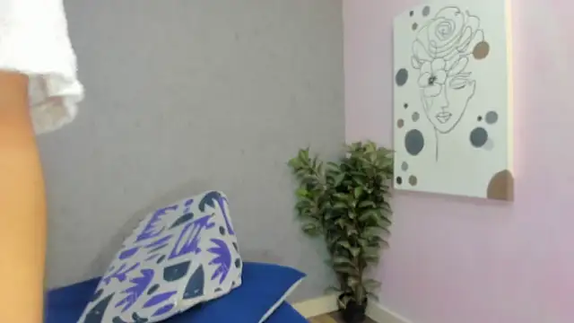 Tiffany mendez online show from December 14, 2025, 12:33 pm