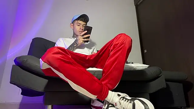 Saturno v online show from March 14, 2025, 5:16 am