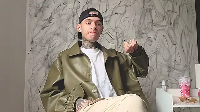 Saturno v online show from October 14, 2025, 1:23 pm