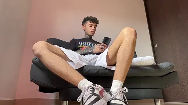 Saturno v online show from March 12, 2025, 1:19 pm