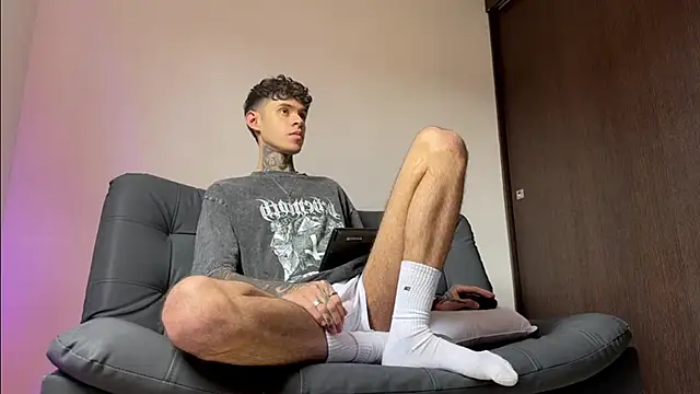 Saturno v online show from March 17, 2025, 10:49 am