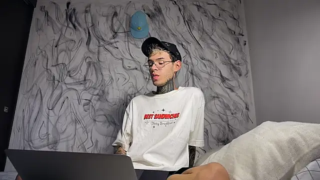 Saturno v online show from April 1, 2026, 11:01 pm