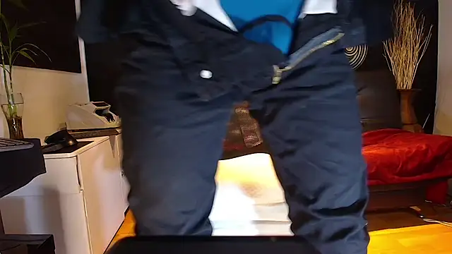 alessandro wye online show from October 3, 2025, 10:17 am