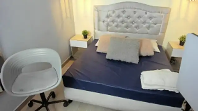 escarleth   online show from March 24, 2026, 12:16 pm