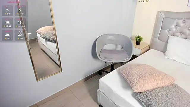 escarleth   online show from March 12, 2026, 11:58 am