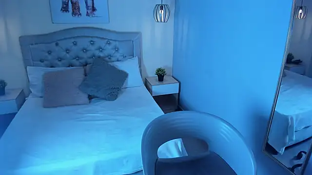 escarleth   online show from September 15, 2025, 1:22 pm