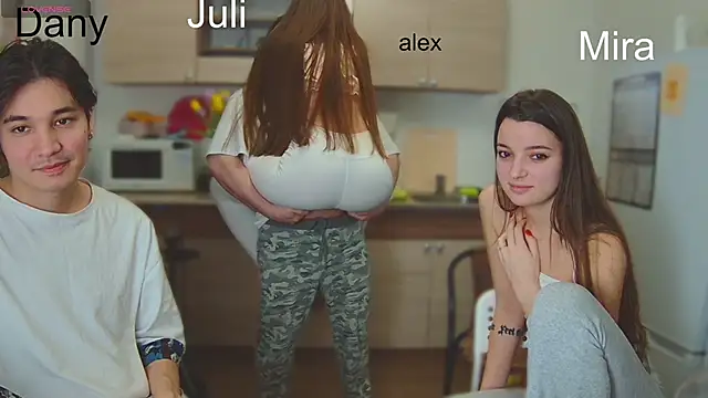 fcjuicy pussy online show from March 11, 2025, 4:07 pm