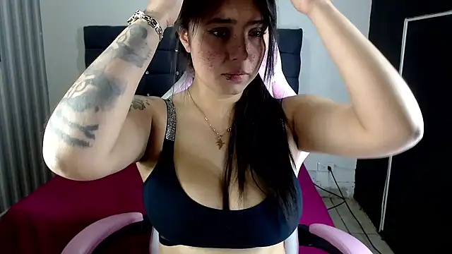 sarah moon2 online show from January 22, 2025, 3:40 pm