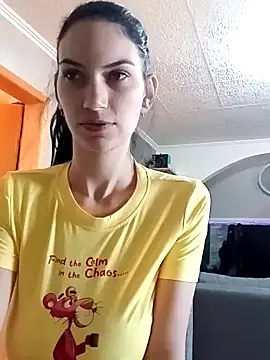 Snapshot of MeanGirl93 chatting on September 18, 2025, 8:06 am MeanGirl93 online show from September 18, 2025, 8:06 am