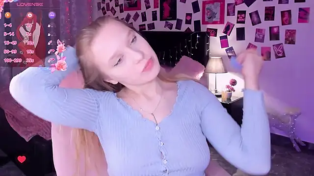 KarambaMoon online show from March 4, 2026, 8:38 pm