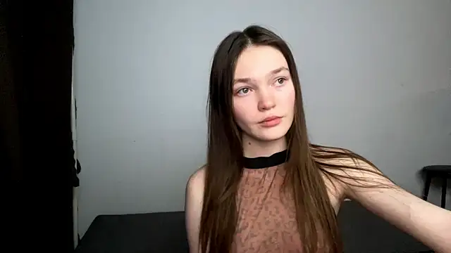 stellapayne1 online show from February 5, 2025, 7:53 pm