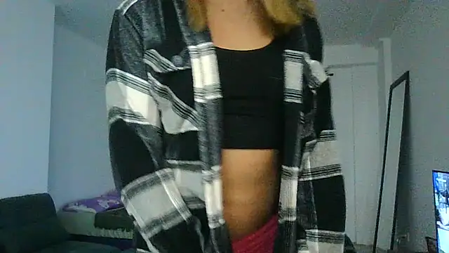 Snapshot of Yerucita chatting on July 7, 2026, 2:03 am Yerucita online show from July 7, 2026, 2:03 am