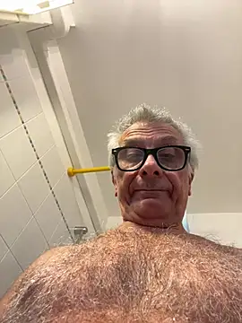 4n4l1zz4m1 online show from March 18, 2025, 3:12 pm