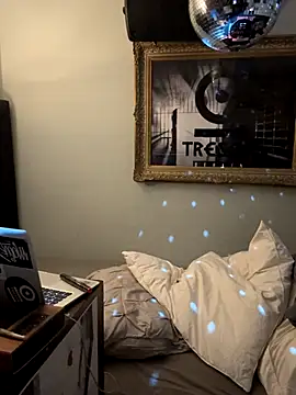 pillepallex84x online show from October 11, 2025, 3:29 am