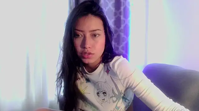 Emilyswan04 online show from March 13, 2025, 7:06 pm