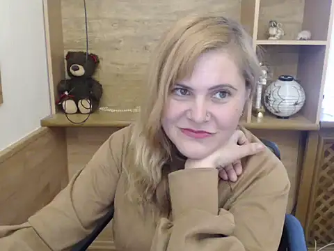 DaniellaKiss online show from April 25, 2026, 1:03 pm