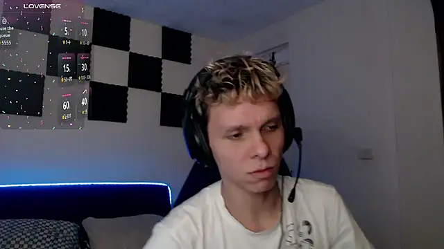 bryamado69 online show from September 24, 2025, 1:13 am