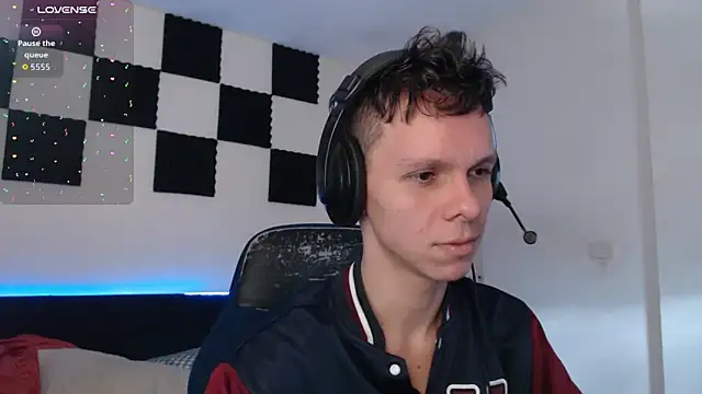 bryamado69 online show from November 4, 2025, 1:48 pm