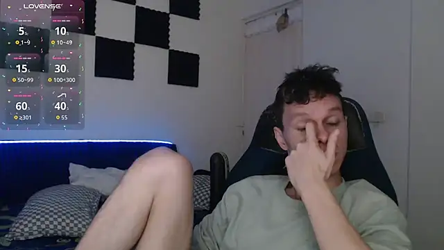 bryamado69 online show from November 20, 2025, 6:14 am