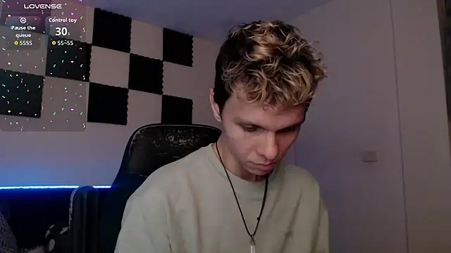 bryamado69 online show from October 10, 2025, 1:06 am