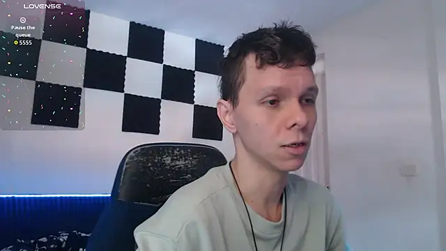 bryamado69 online show from November 21, 2025, 7:24 pm