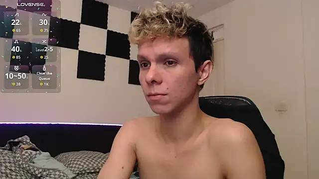 bryamado69 online show from September 29, 2025, 2:29 am