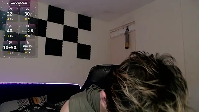 bryamado69 online show from October 6, 2025, 10:32 pm