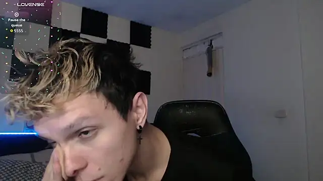 bryamado69 online show from September 19, 2025, 9:13 am