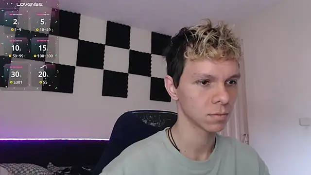 bryamado69 online show from October 1, 2025, 7:29 pm