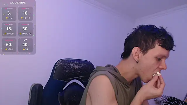 bryamado69 online show from December 13, 2025, 8:04 pm